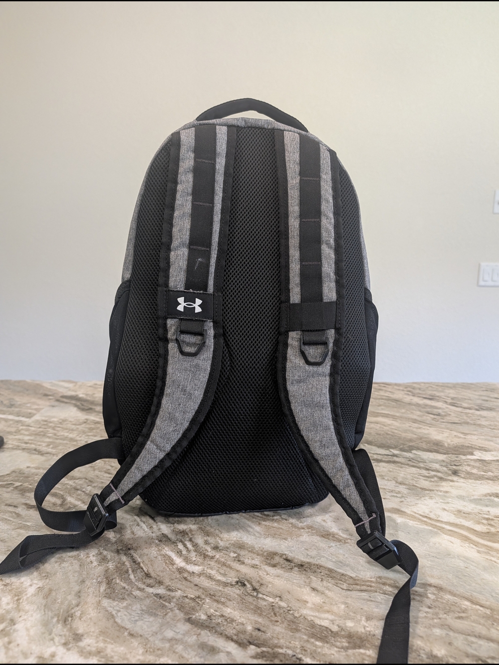 Under Armour Backpack - Picture 3 of 10